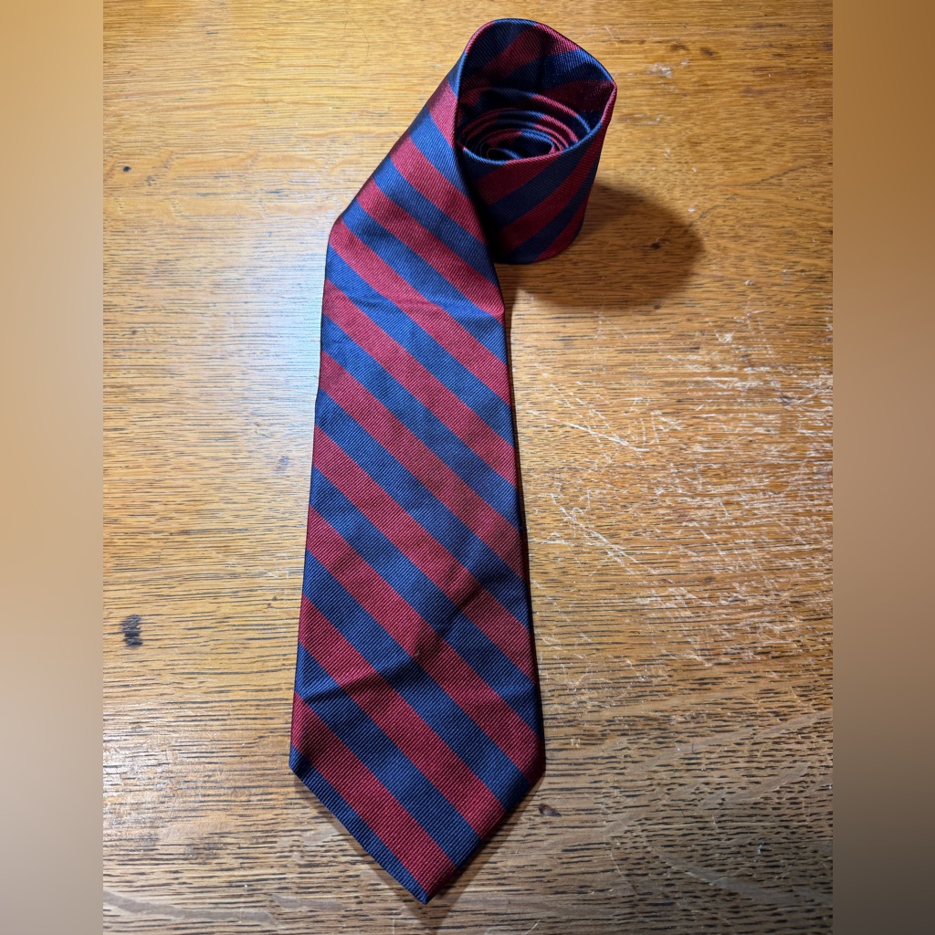 Brooks Brothers 346 Red Navy Blue Diagonal Stripe Silk Neck Tie